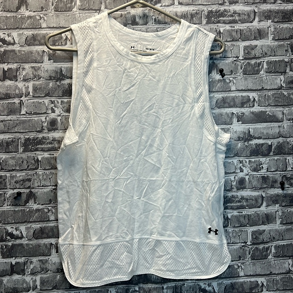Under Armour top